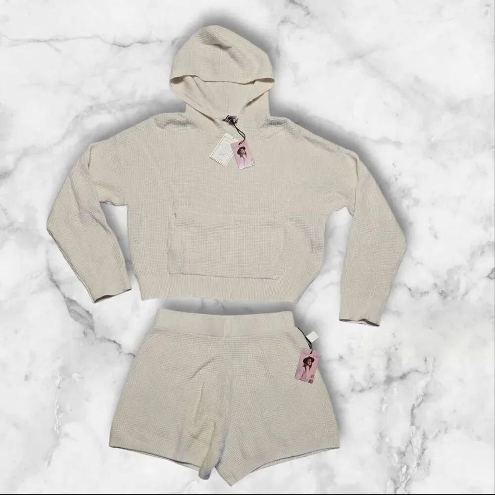 Sincerely Jules Size Large Cream Colored Short & Hoodie Set